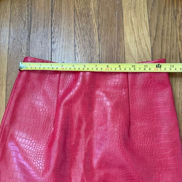 Red leather embossed mini skirt - size small - Picture 4 of 5